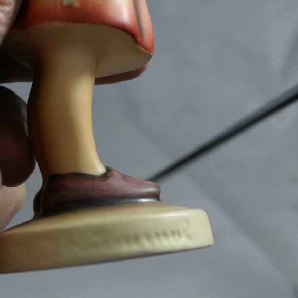 Rare Vintage 60's GOEBEL Hummel Little Gabriel 32/0 EUC - Picture 9 of 10